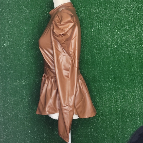 NWT Ruffle Hem Back Zipper Puff Sleeve Top Cognac - Picture 2 of 3